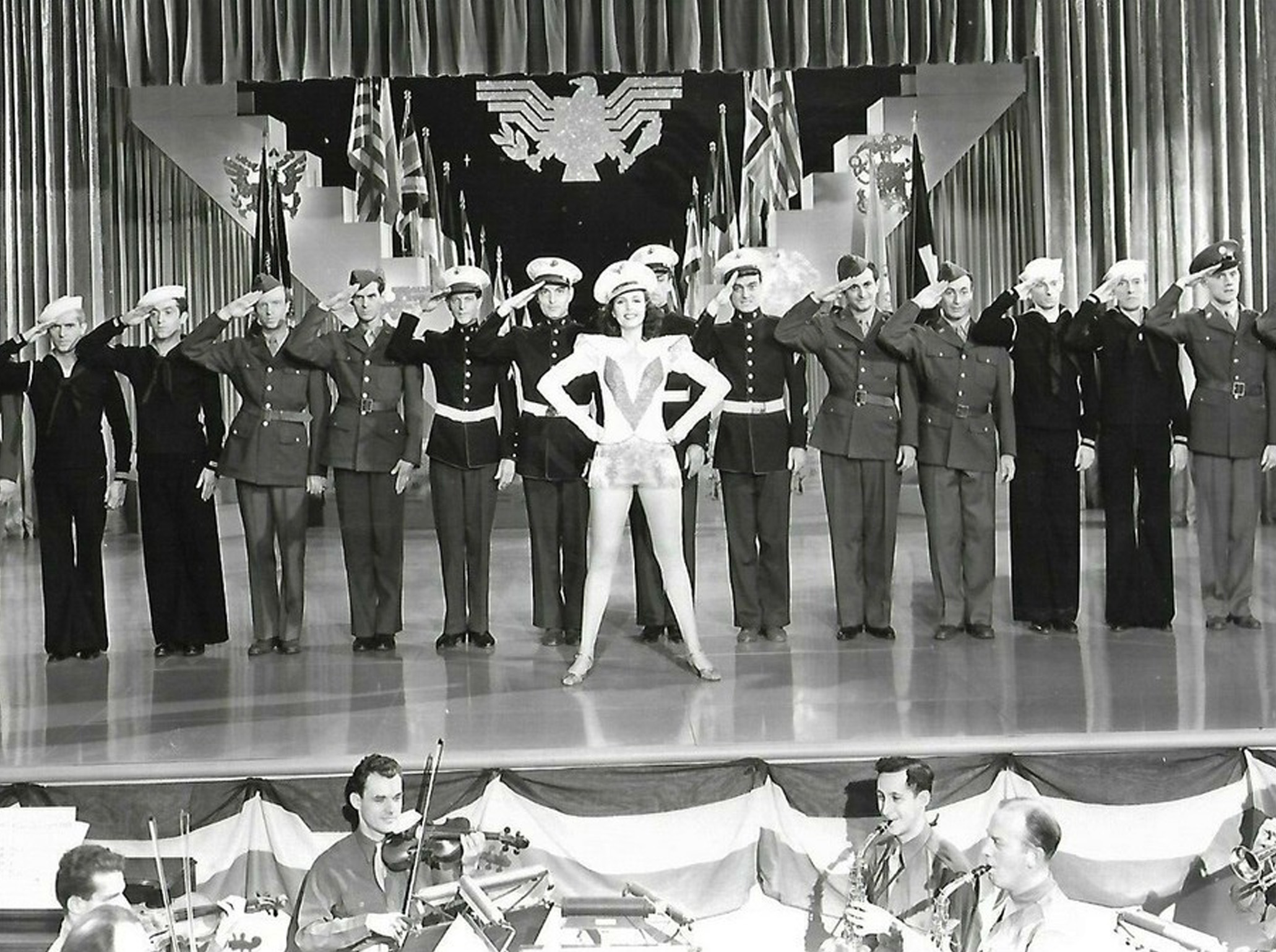 Reveille With Beverly [1943] 5